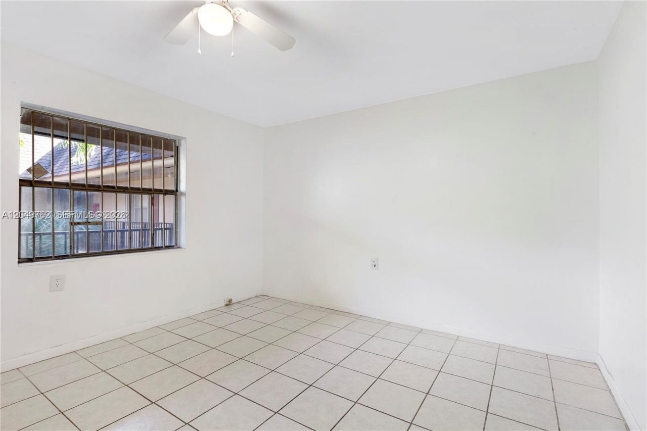 11219 SW 88th St , Unit C208, Miami, FL 33176 Photo