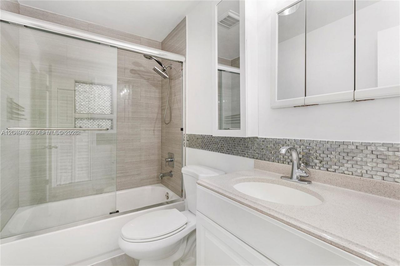 11219 SW 88th St , Unit C208, Miami, FL 33176 Photo