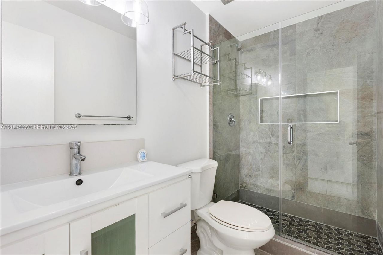 11219 SW 88th St , Unit C208, Miami, FL 33176 Photo