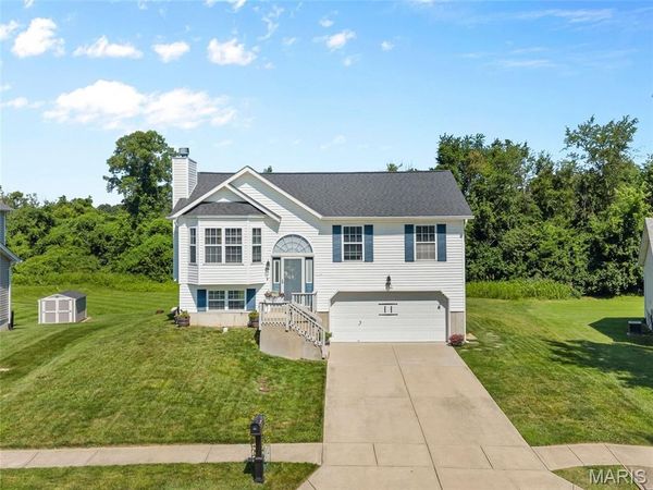 103 Pine Hollow Lane, Collinsville, IL 62234
