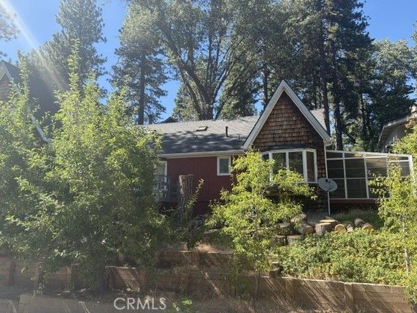 32132 West, Running Springs, CA 92382