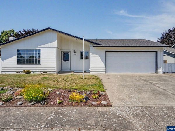 4755 Countess Ct NE, Salem, OR 97301