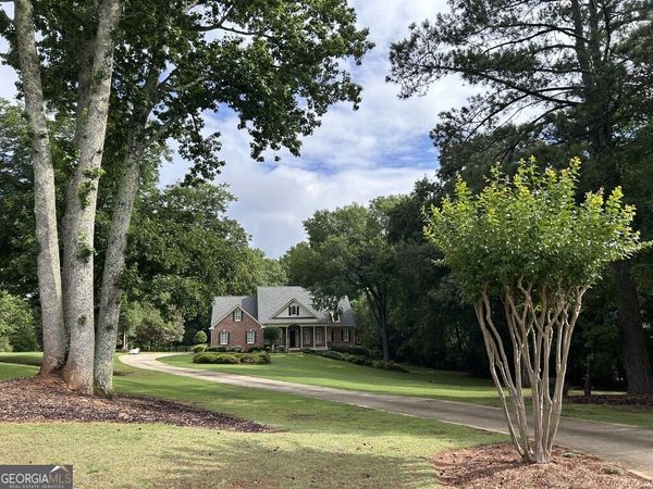 105 Meadow Trail, Social Circle, GA 30025