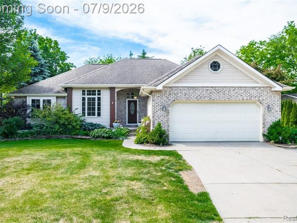 3483 Lahring Road, Fenton Twp, MI 48451