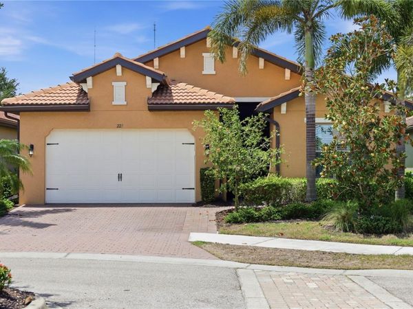 223 MARAVIYA BOULEVARD , NOKOMIS, FL 34275
