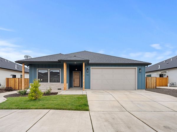 961 Arrowhead Trail, Eagle Point, OR 97524