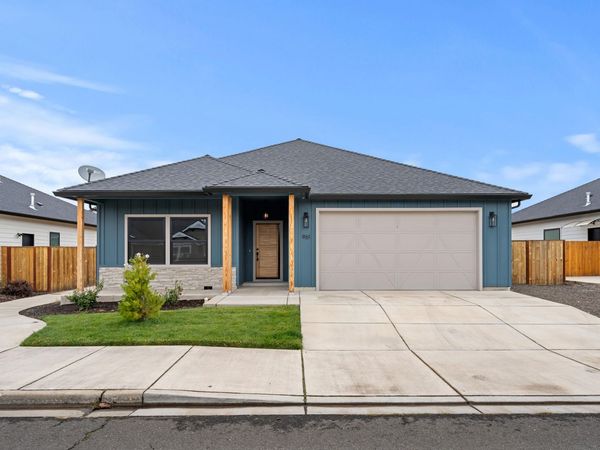 961 Arrowhead Trail, Eagle Point, OR 97524