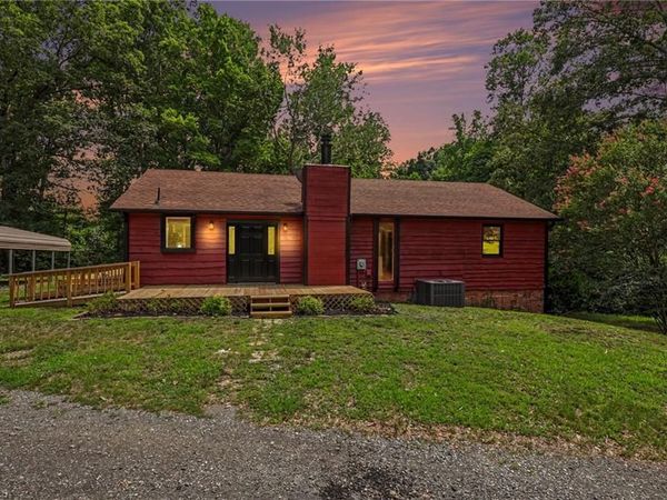 1030 Cross Creek Drive , Walnut Cove, NC 27052