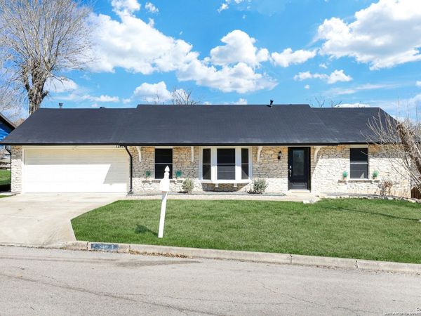 12614 MOSS HOLLOW ST, Live Oak, TX 78233