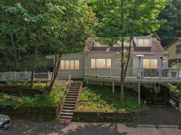157 W Lindsley Rd, Cedar Grove, NJ 07009