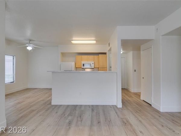 8250 N Grand Canyon Drive, Unit 1116, Las Vegas, NV 89166