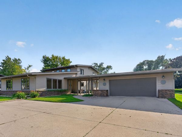 2017 Duff Avenue, Ames, IA 50010