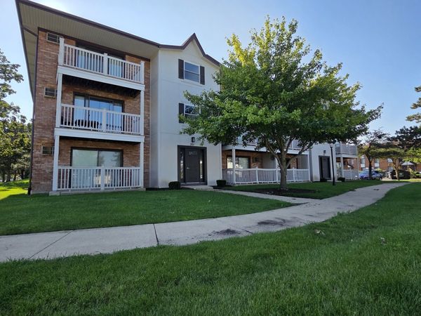 301 Gregory Street , Unit 9, Aurora, IL 60504