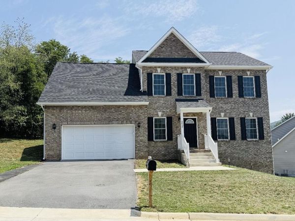 2023 Heys LN, Vinton, VA 24179