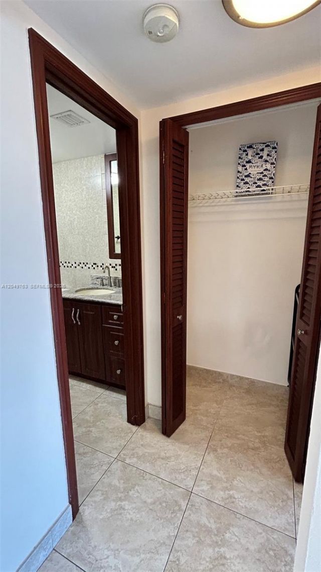 2899 Collins Ave, Unit 938, Miami Beach, FL 33140 Photo
