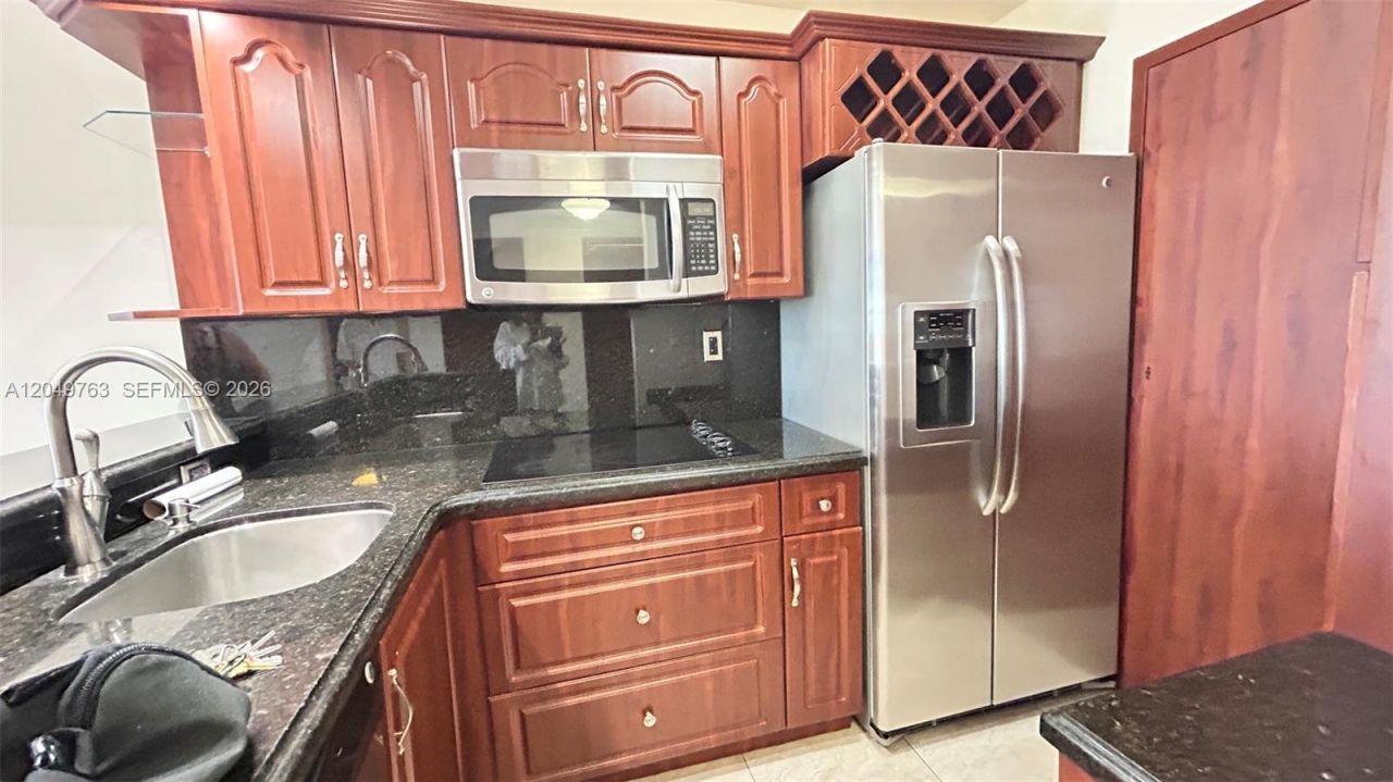 2899 Collins Ave, Unit 938, Miami Beach, FL 33140 Photo