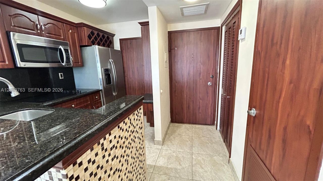 2899 Collins Ave, Unit 938, Miami Beach, FL 33140 Photo