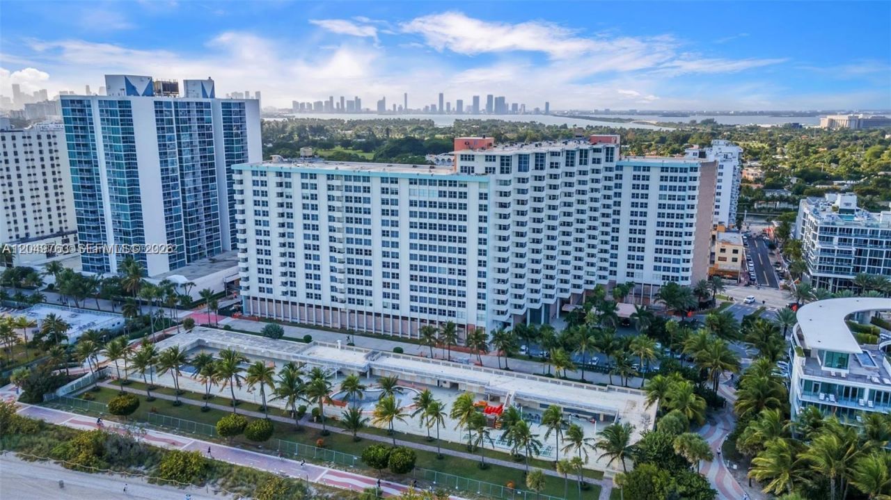 2899 Collins Ave, Unit 938, Miami Beach, FL 33140 Photo