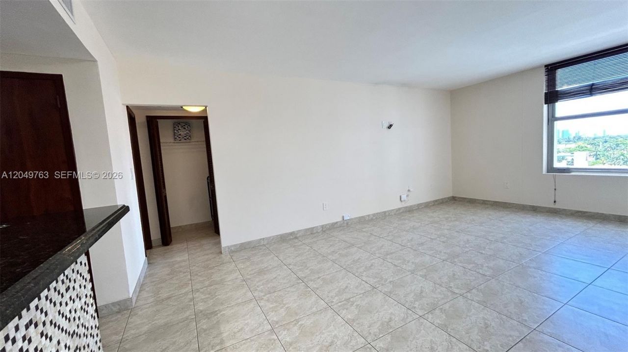 2899 Collins Ave, Unit 938, Miami Beach, FL 33140 Photo