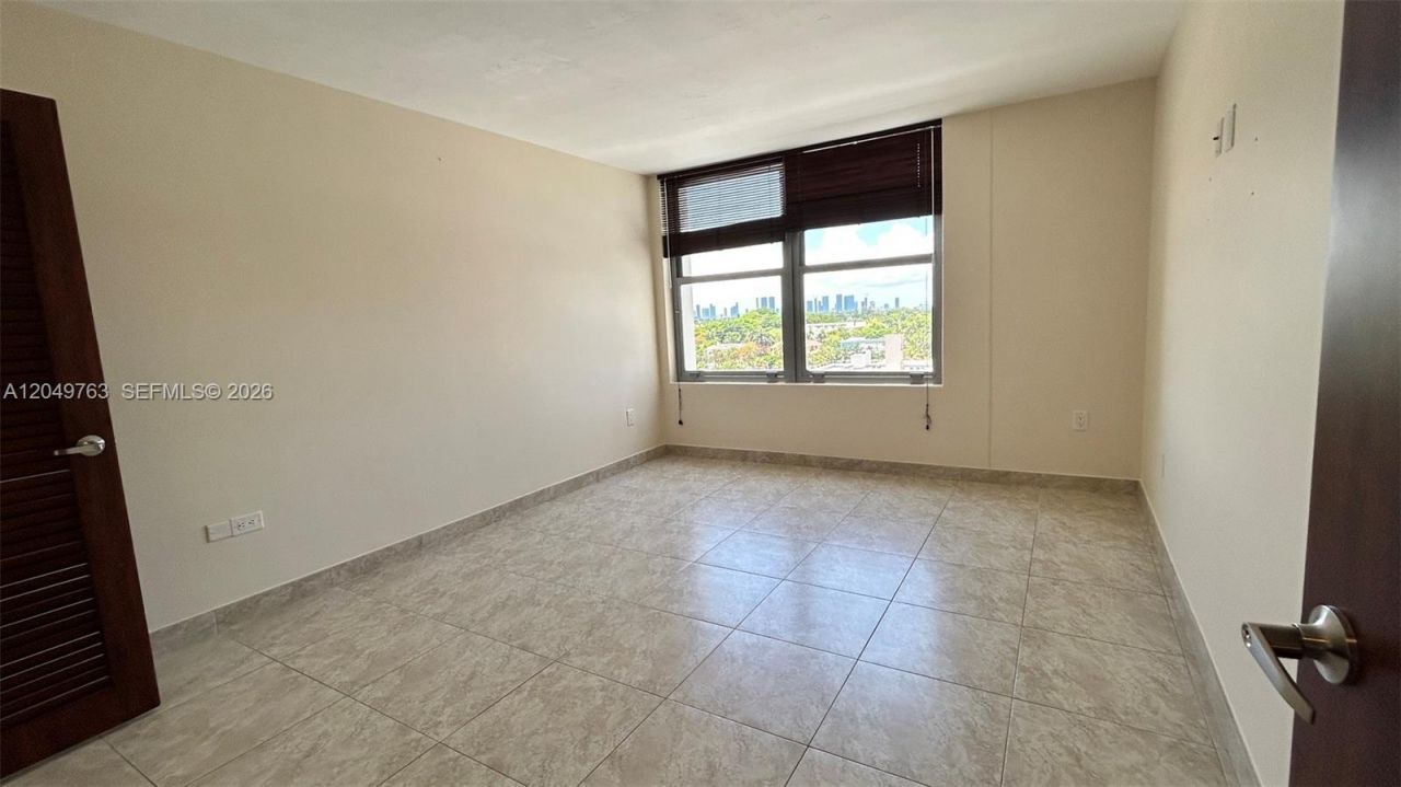 2899 Collins Ave, Unit 938, Miami Beach, FL 33140 Photo