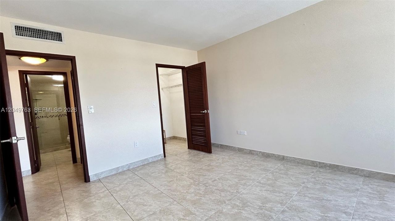 2899 Collins Ave, Unit 938, Miami Beach, FL 33140 Photo