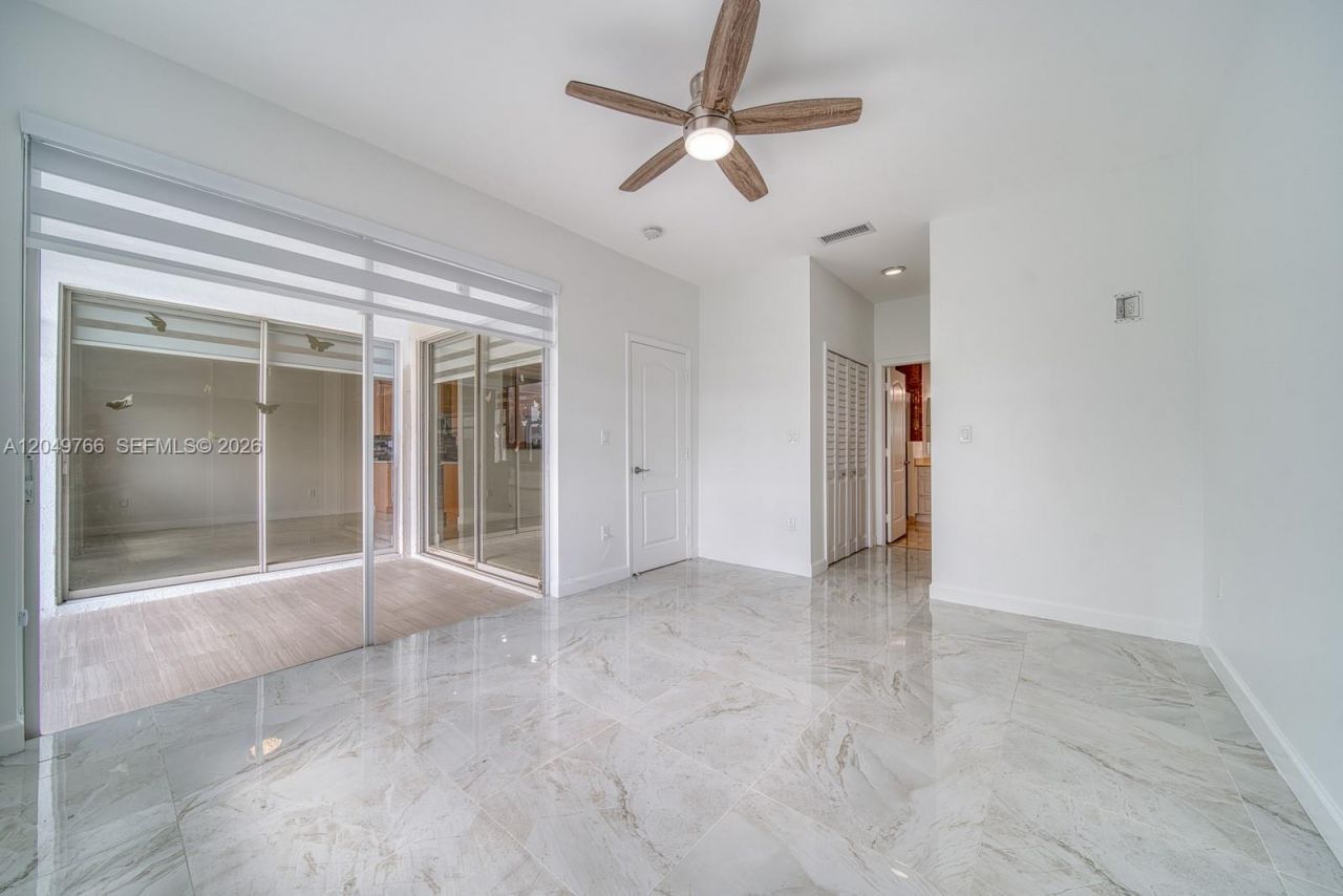 15950 SW 71st Ter, Miami, FL 33193 Photo