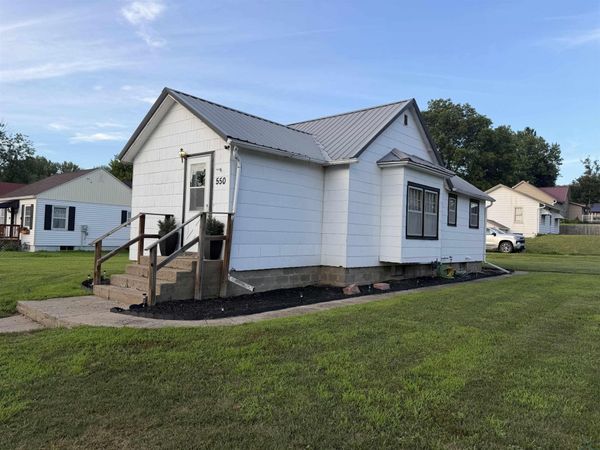 550 S 6th St, Akron, IA 51001