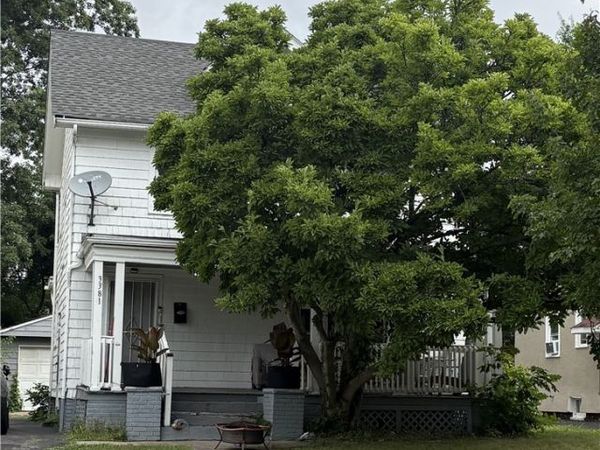 3381 Cedarbrook Road, Cleveland Heights, OH 44118
