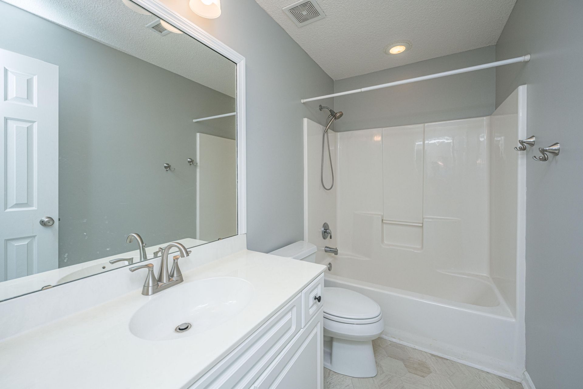 1083 Wayfarer Lane Photo 10