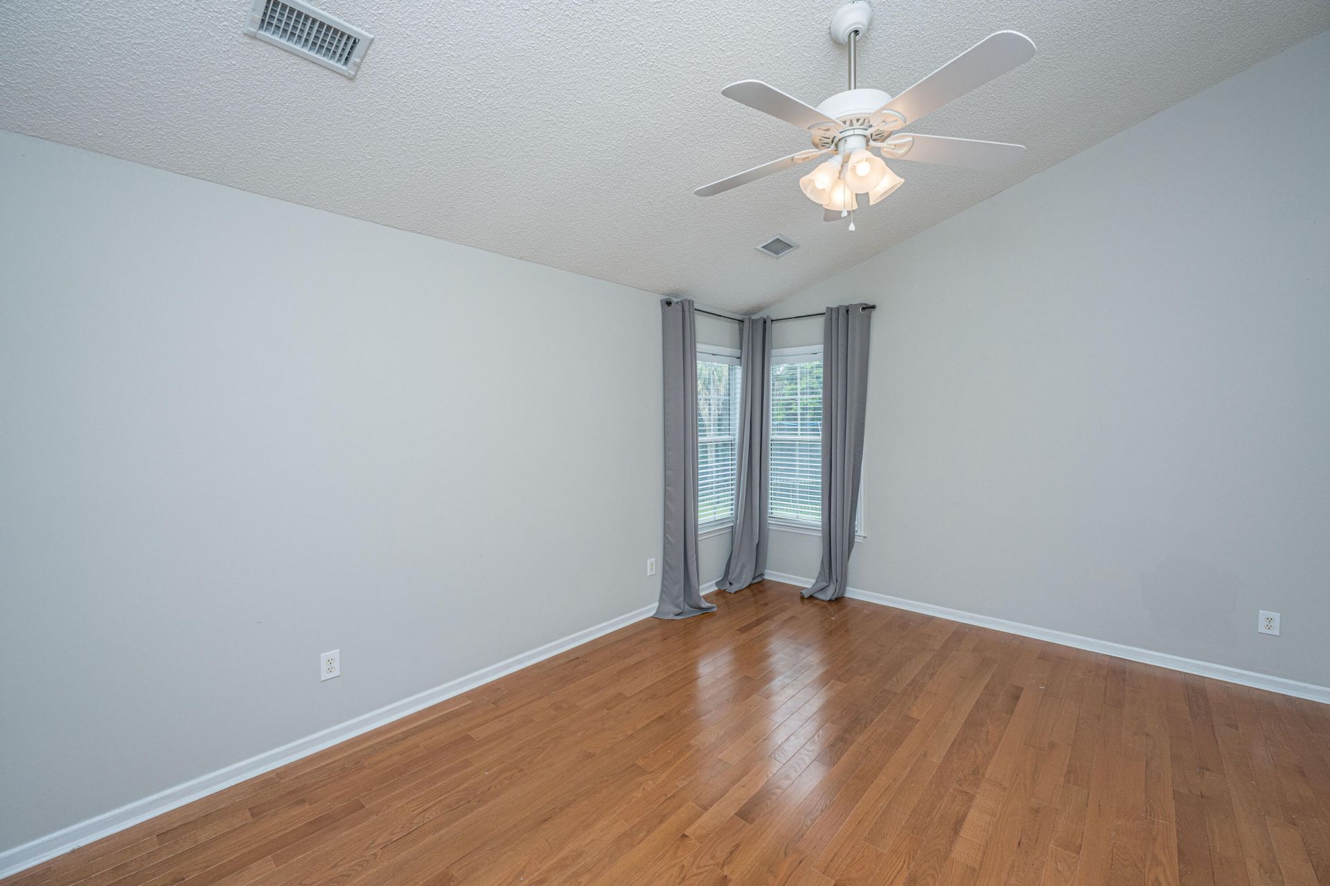 1083 Wayfarer Lane Photo 33