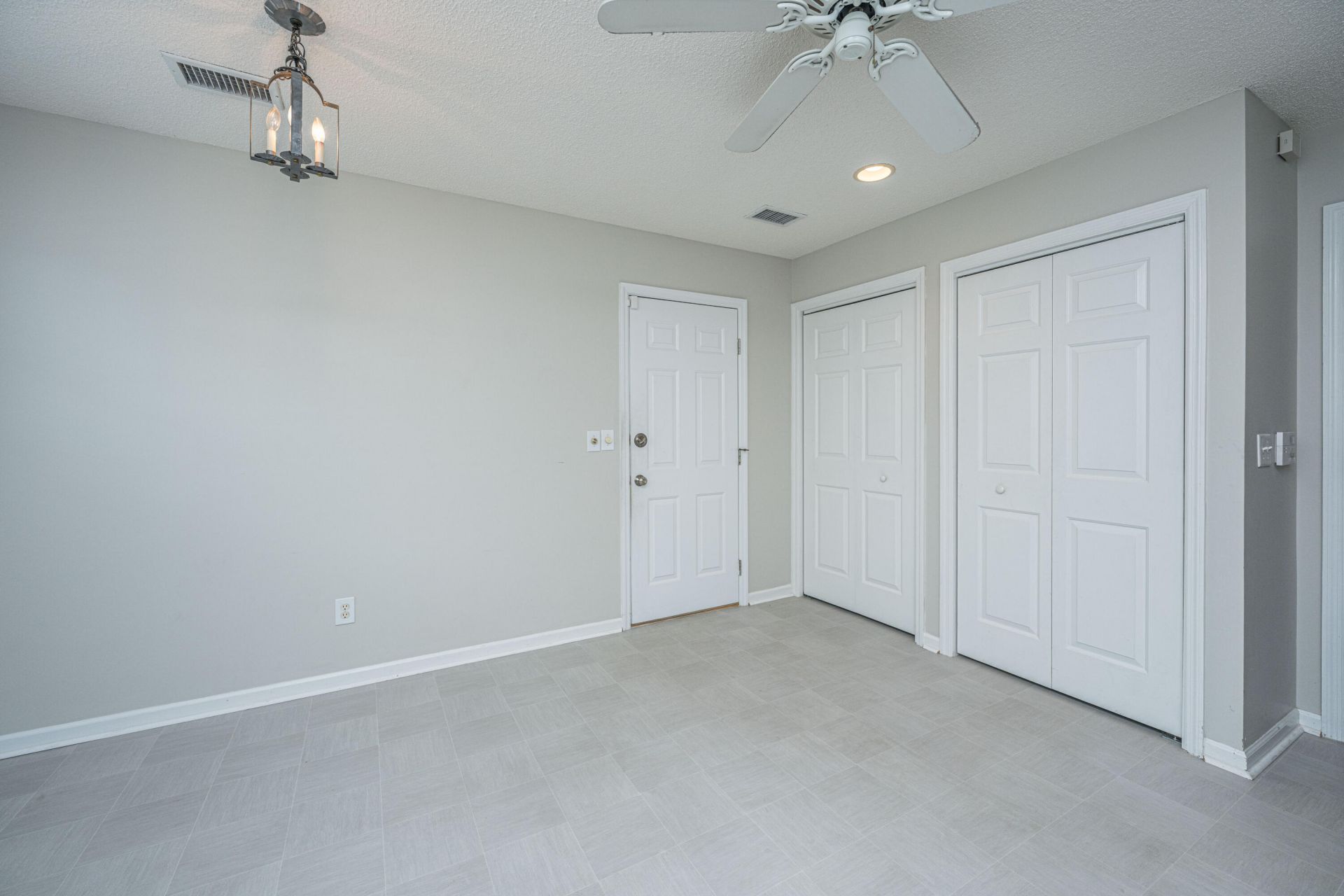 1083 Wayfarer Lane Photo 35