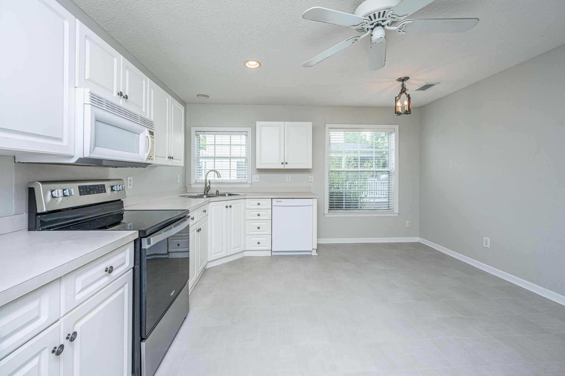 1083 Wayfarer Lane Photo 37