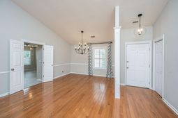 1083 Wayfarer Lane photo 4