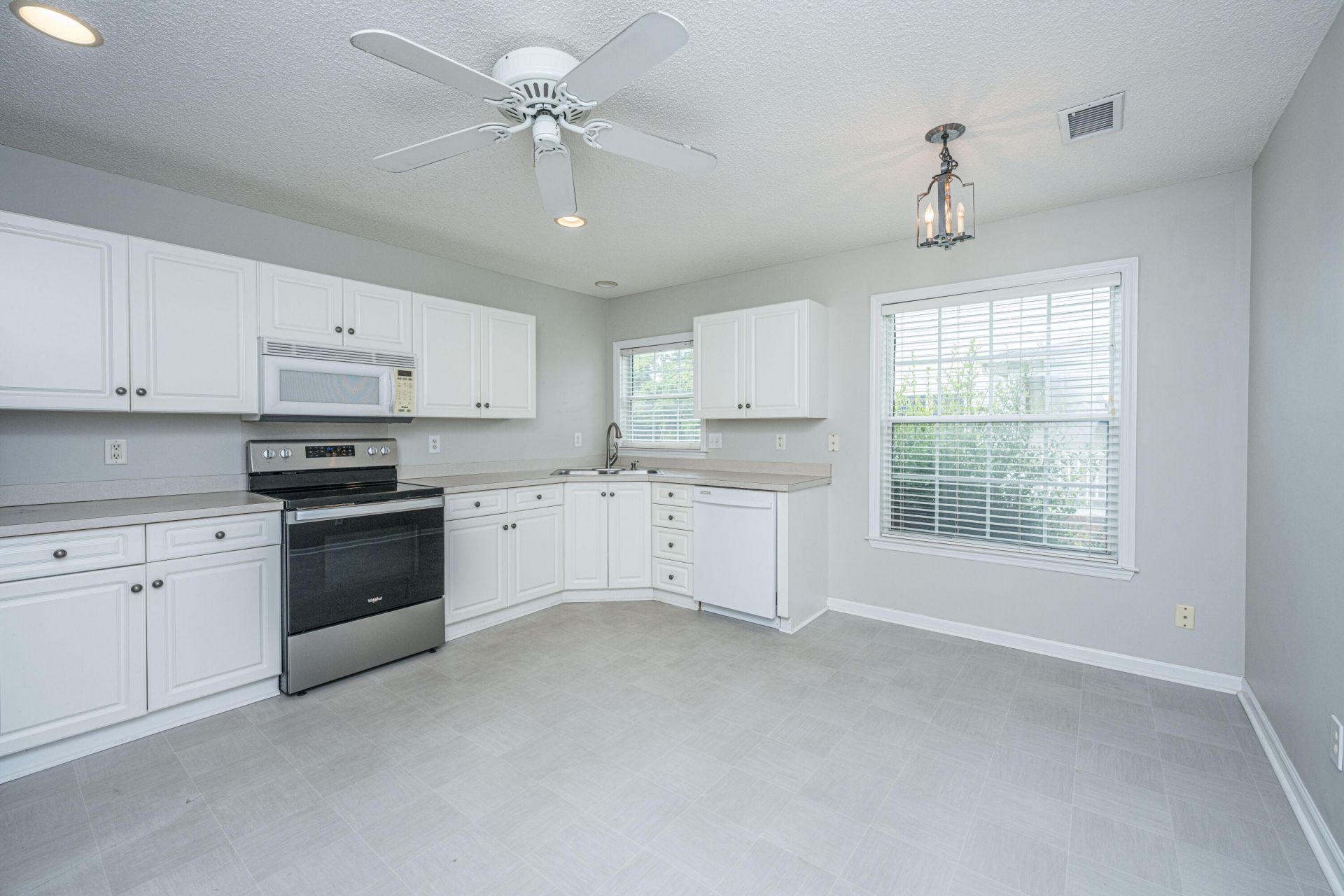 1083 Wayfarer Lane Photo 8