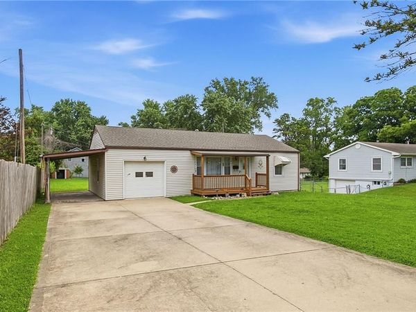 1209 SW Eugene Street, Blue Springs, MO 64015