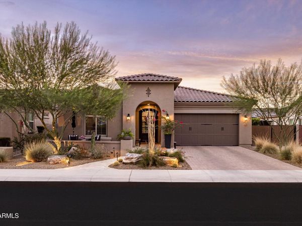 9418 W DALEY Lane, Peoria, AZ 85383