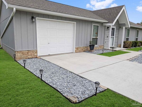3900 Baywoods Dr, Pensacola, FL 32504