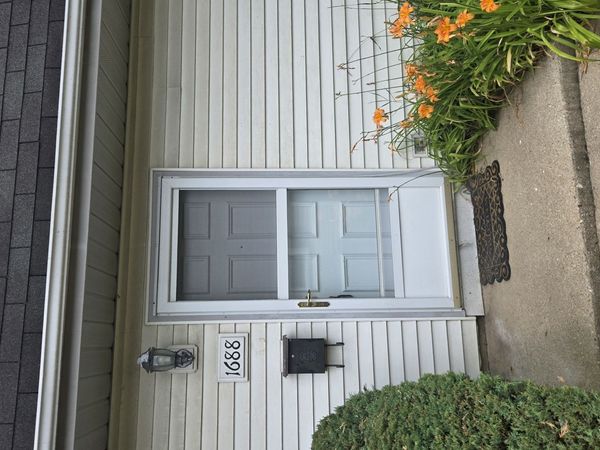 1688 Queensbury Circle , Hoffman Estates, IL 60169