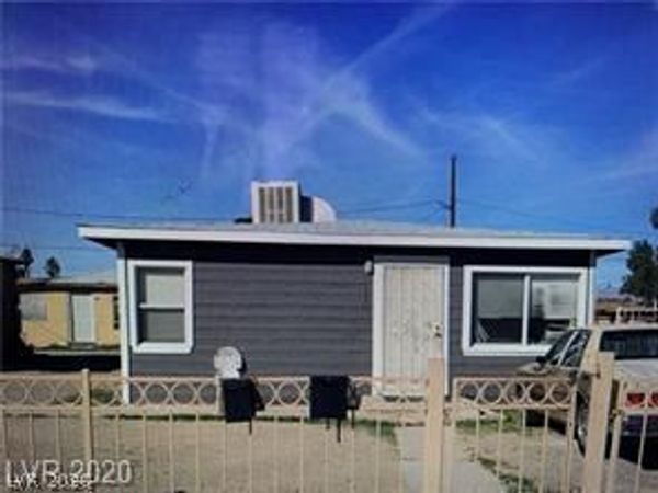 612 W McWilliams Avenue , Las Vegas, NV 89106