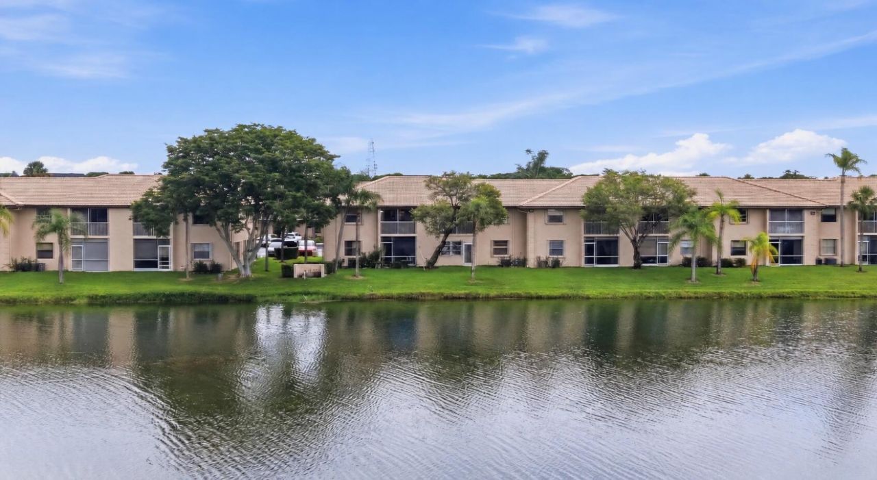 5501 Lakeside Drive, Unit 207, Margate, FL 33063 Photo