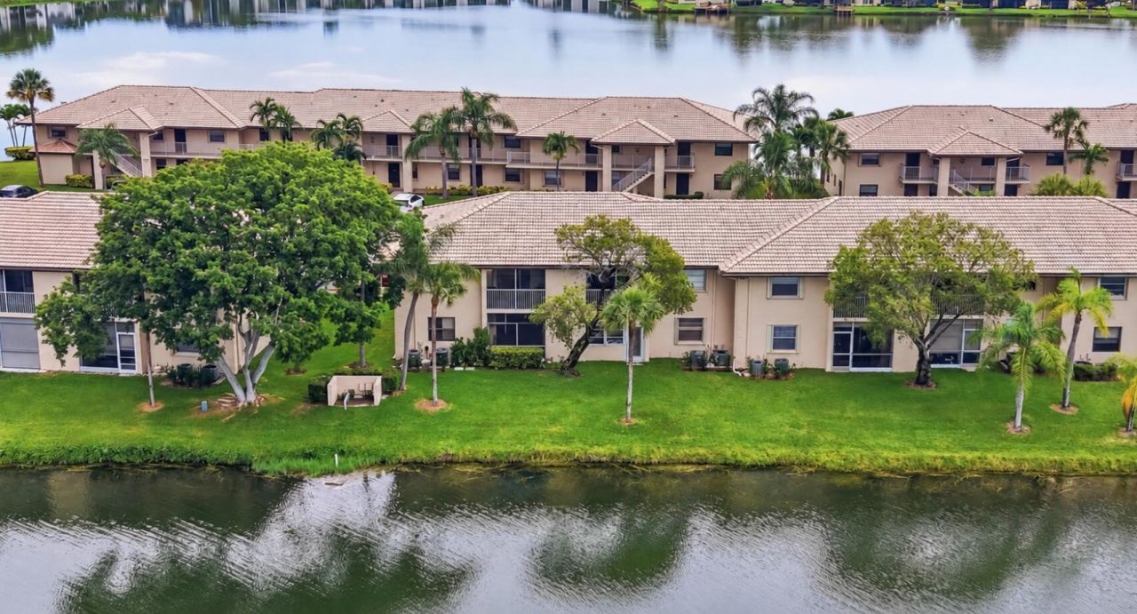 5501 Lakeside Drive, Unit 207, Margate, FL 33063 Photo