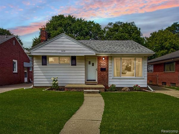 16791 Veronica Avenue, Eastpointe, MI 48021