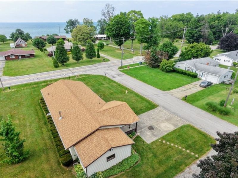 1099 Lake Road, Conneaut, OH 44030 Photo 2