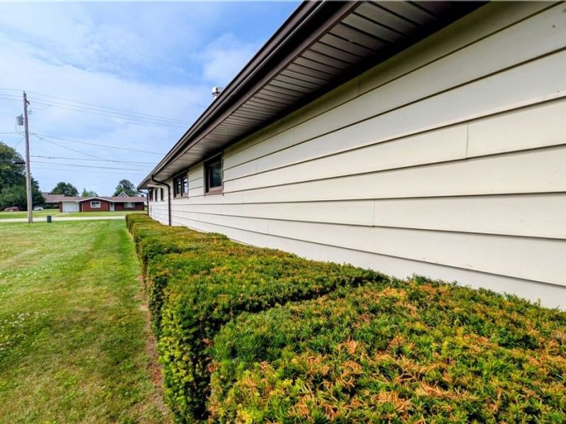 1099 Lake Road, Conneaut, OH 44030 Photo 41