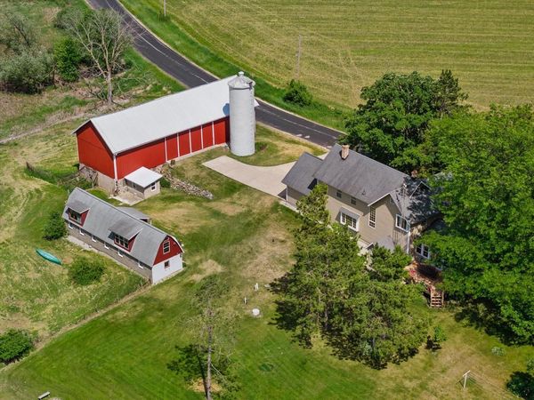N9523 N River ROAD, Ixonia, WI 53036