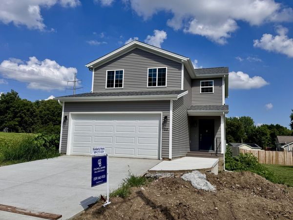 22 Richwood Trail, Bloomington, IL 61701