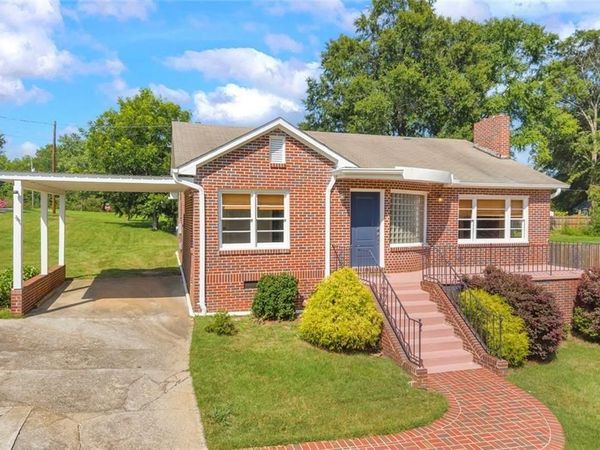 142 Ola Street , Toccoa, GA 30577