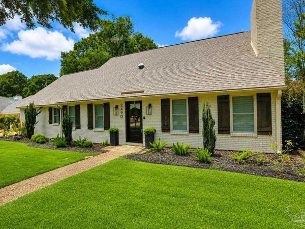 2490 Hallmark Dr, Pensacola, FL 32503