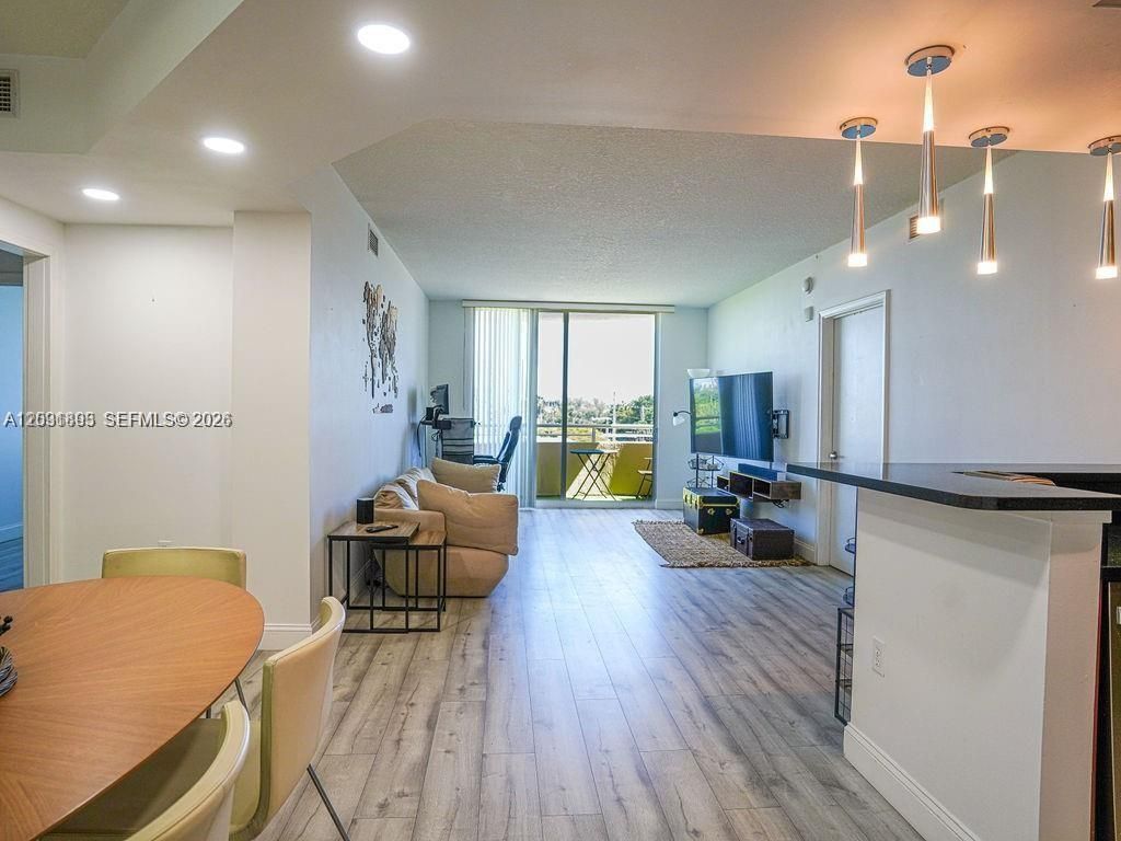 18800 NE 29th Ave , Unit 405, Aventura, FL 33180 Photo