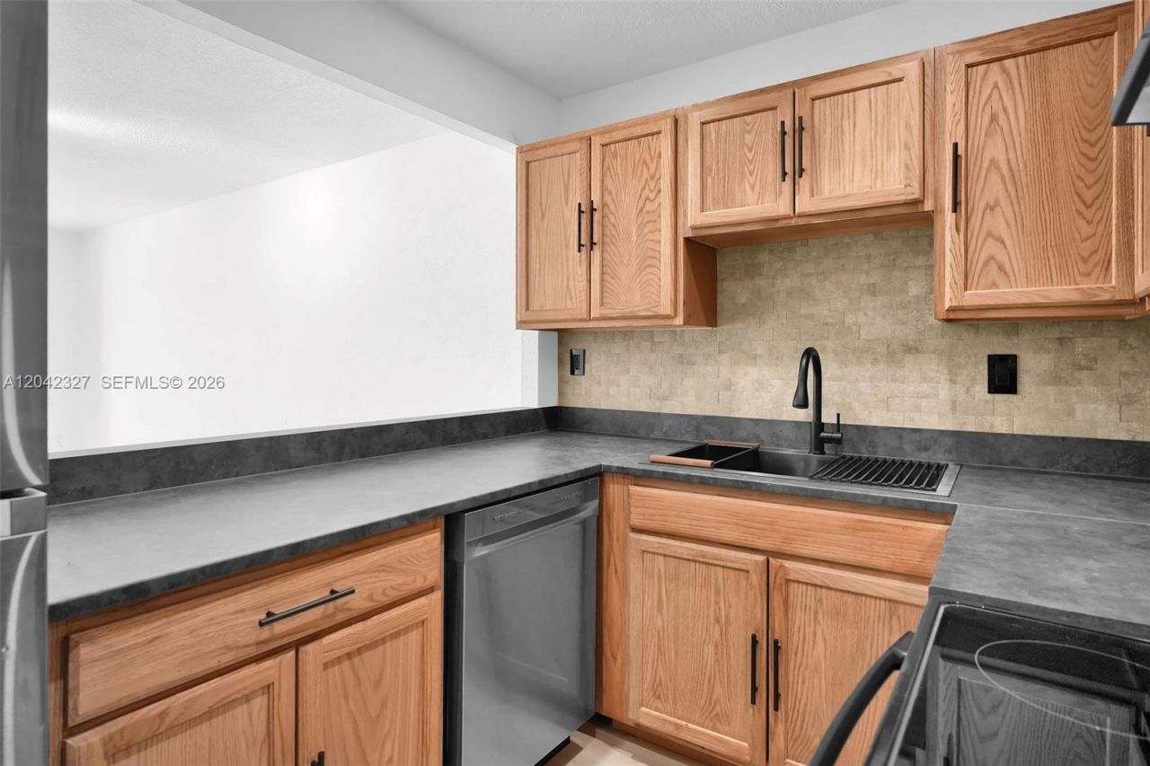 9301 SW 92nd Ave, Unit A302, Miami, FL 33176 Photo
